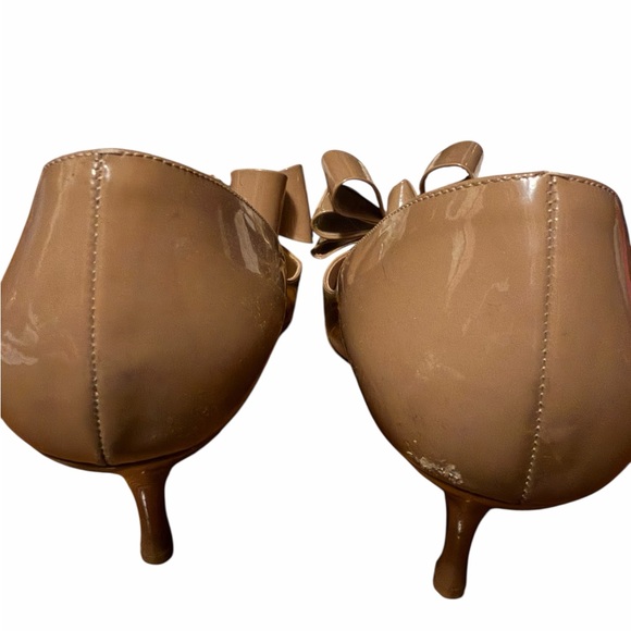 Valentino Garavani Women's Tan Bow Heels - 39 - Picture 3 of 6